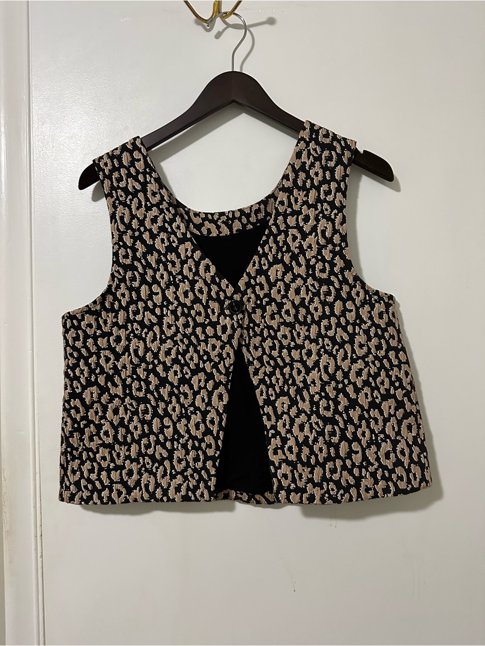 Anthropologie Black and Beige Sleeveless Leopard Overlay Crop Top